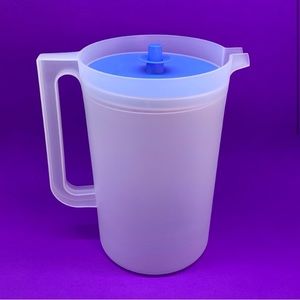 Tupperware Jumbo Jug 4 Liter Clear & Blue Lid